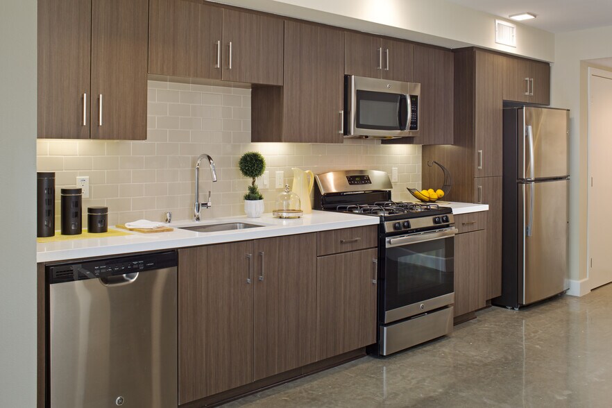 More Photos Of 7400 Center Ave, Huntington Beach Apartments For Lease