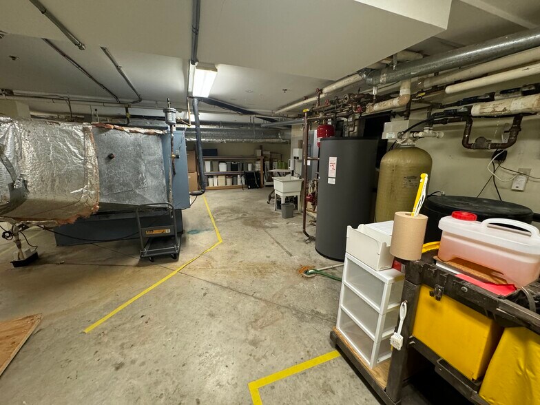 More Photos Of 725 Gibralter St, Norfolk Flex For Sale