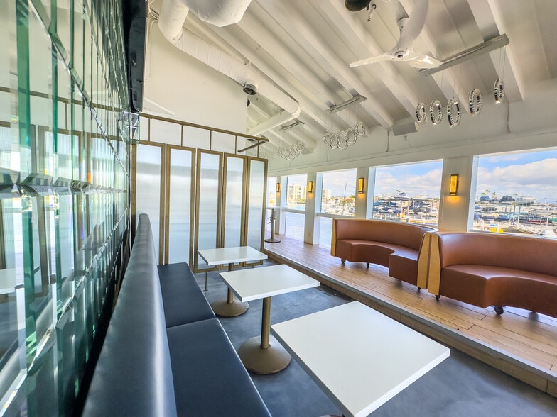 More Photos Of 2406 Newport Blvd, Newport Beach Restaurant For Lease