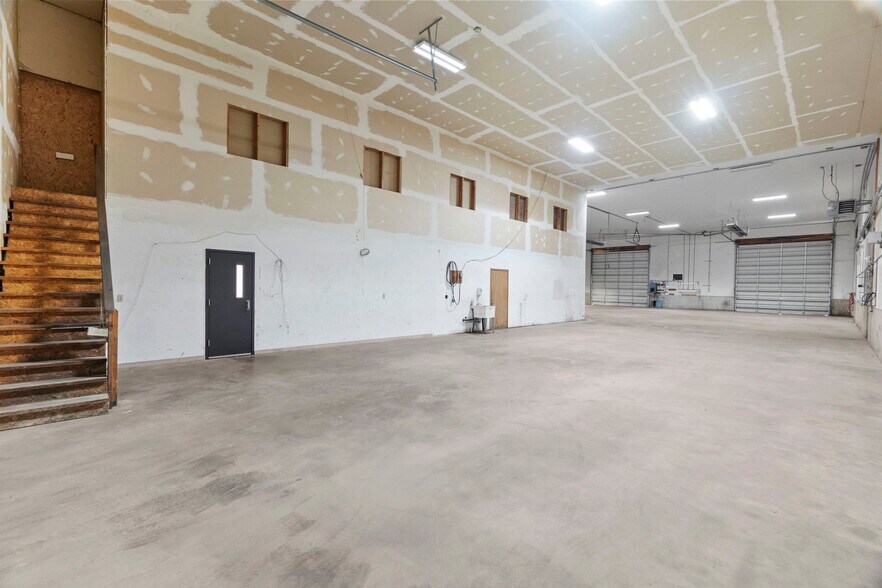 More Photos Of 21 Adonai Ct, Shelton Manufacturing For Sale