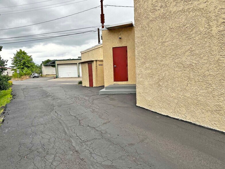 More Photos Of 641 N Pennsylvania Ave, Wilkes Barre Manufacturing For Lease