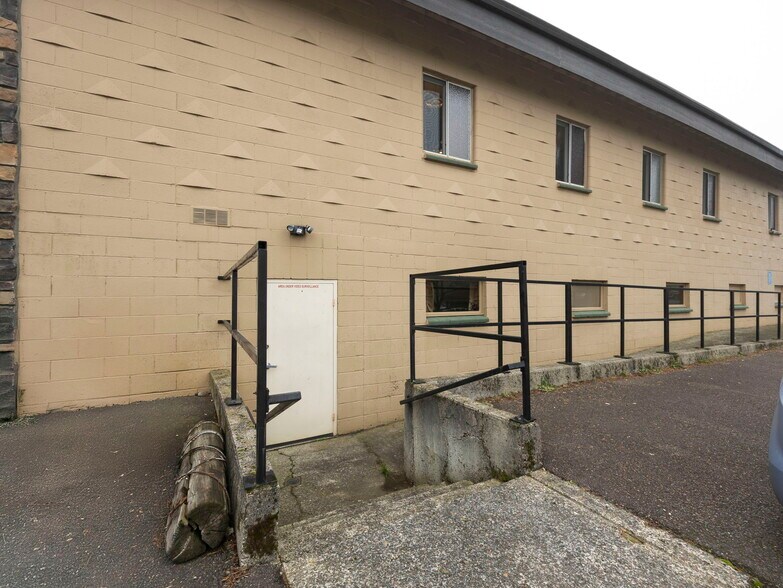 More Photos Of 39590 Pioneer blvd, Sandy Religious Facility For Sale
