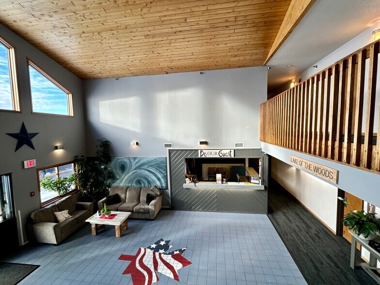 More Photos Of 406 Main Ave NE, Warroad Hotel For Sale