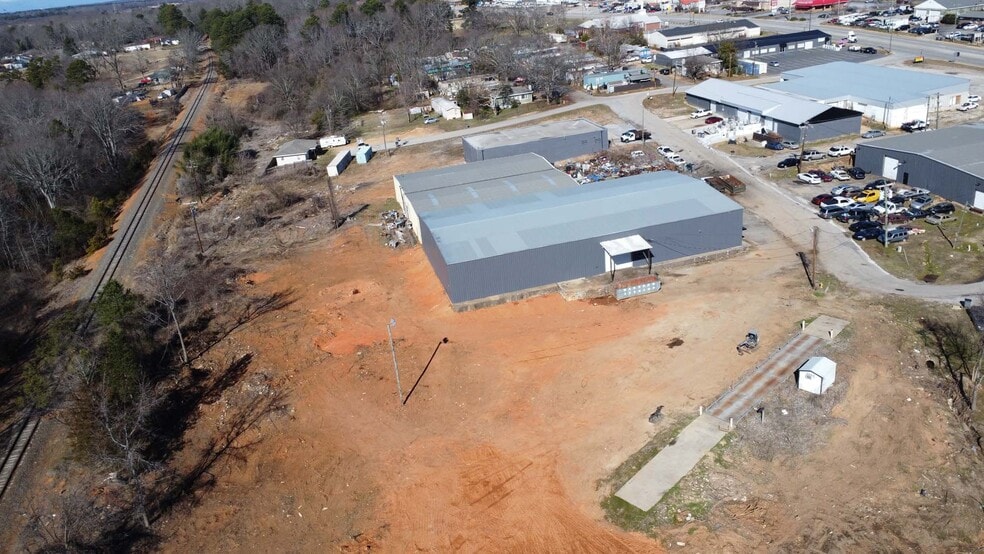 More Photos Of 8 Alva St, Greenville Warehouse For Lease