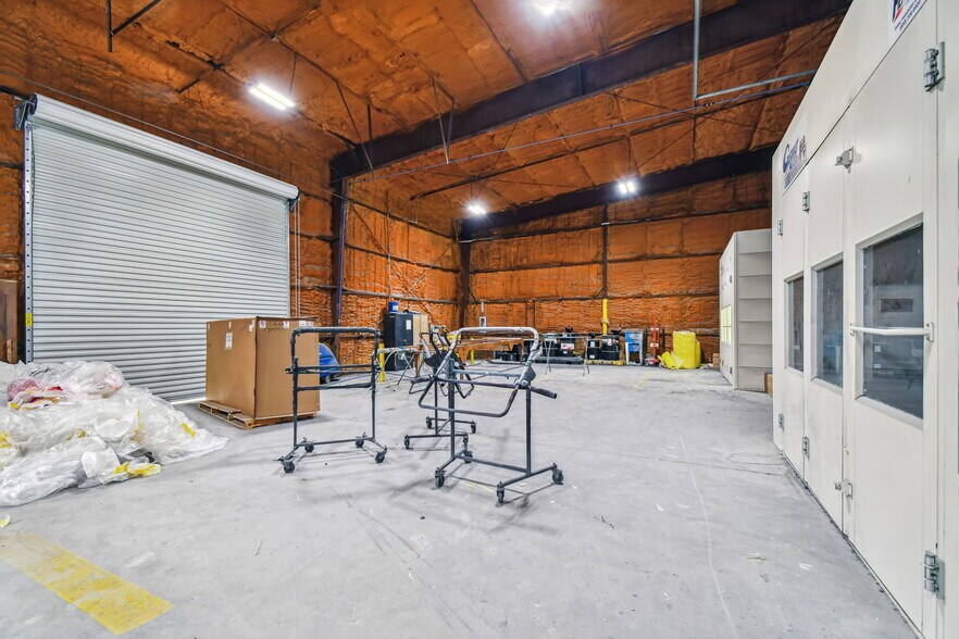 More Photos Of 4811 W Sligh Ave, Tampa Warehouse For Lease