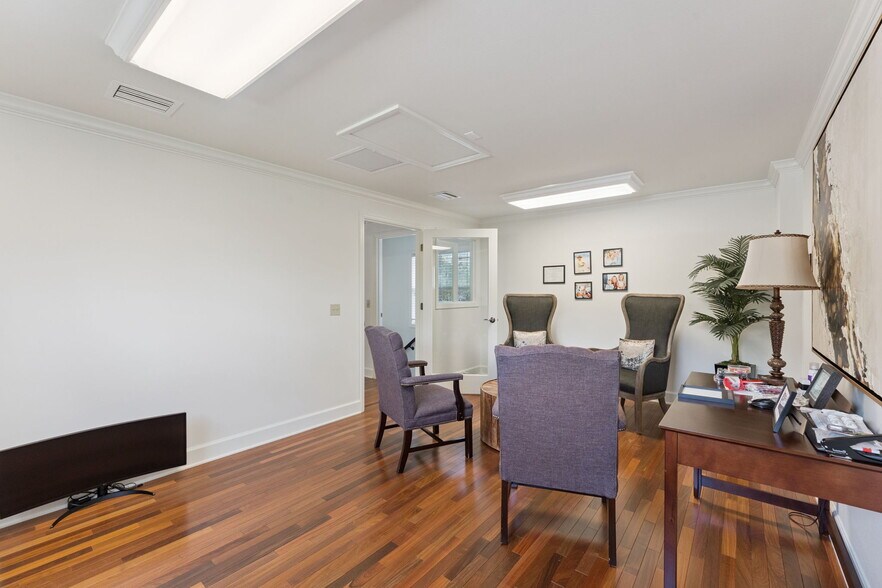 More Photos Of 1150 N Ronald Reagan Blvd, Longwood Office Residential For Sale