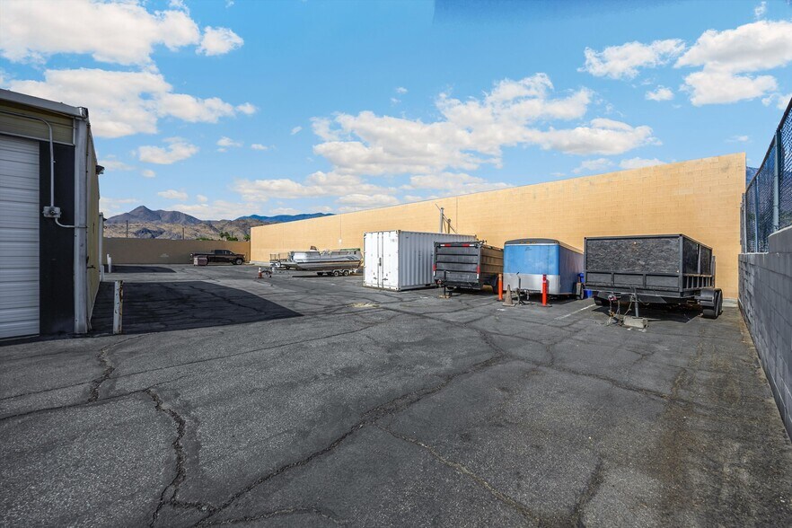 More Photos Of 811-823 S Williams Rd, Palm Springs Self Storage For Sale
