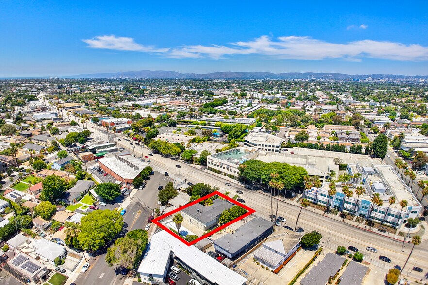 More Photos Of 12044 W Washington Blvd, Los Angeles Office Residential For Sale