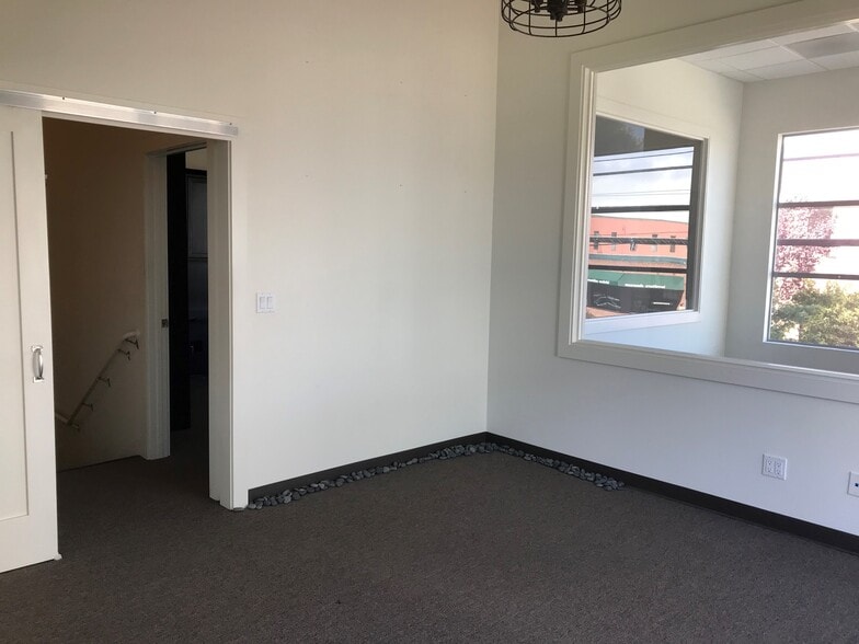 More Photos Of 2831-2849 7th St, Berkeley Office For Sale