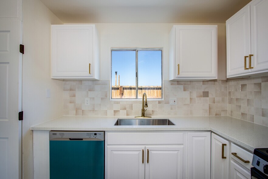 More Photos Of 7382 Olympic Rd, Joshua Tree Apartments For Sale