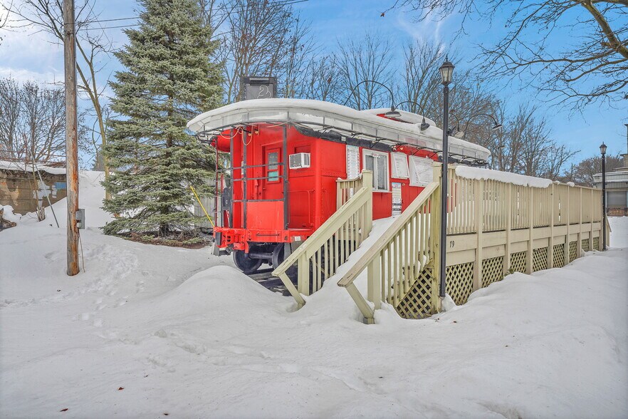 More Photos Of 47 Elm St, East Aurora Service For Sale