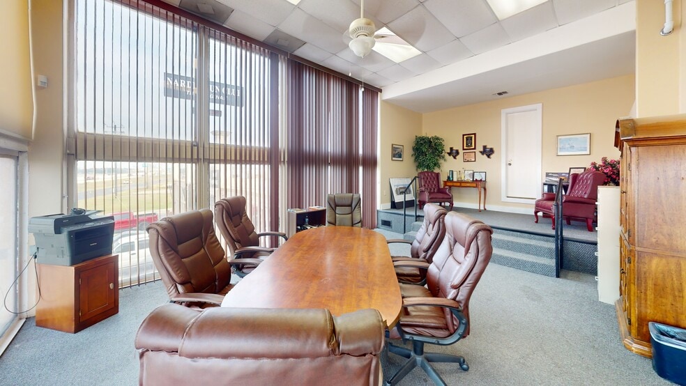 More Photos Of 4818 E IH-10, San Antonio Warehouse For Lease