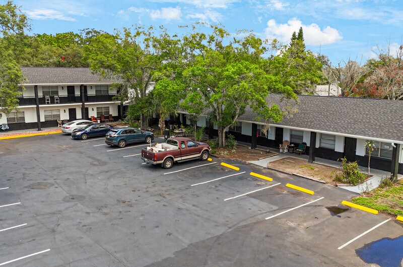 More Photos Of 1132 Auburn St, Clearwater Apartments For Sale