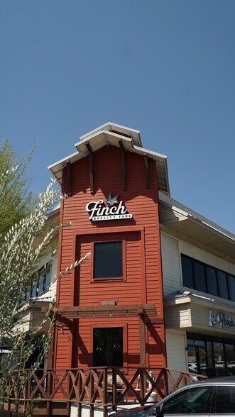 More Photos Of 32395A-32395B Clinton Keith Rd, Wildomar Unknown For Lease