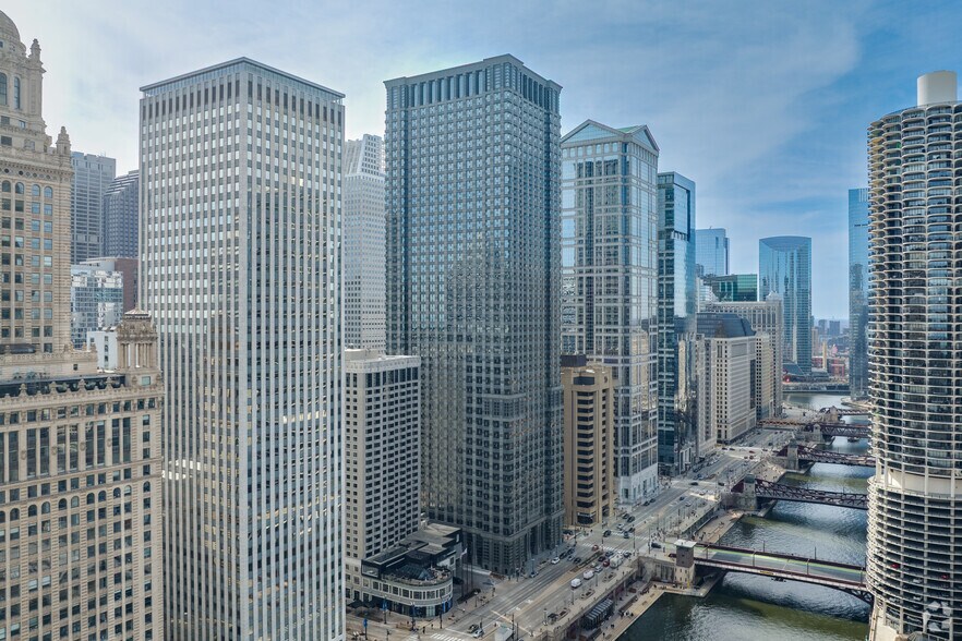 More Photos Of 35 W Wacker Dr, Chicago Office For Lease