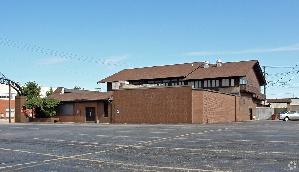 More Photos Of 1401 E 55th St, Cleveland Restaurant For Sale