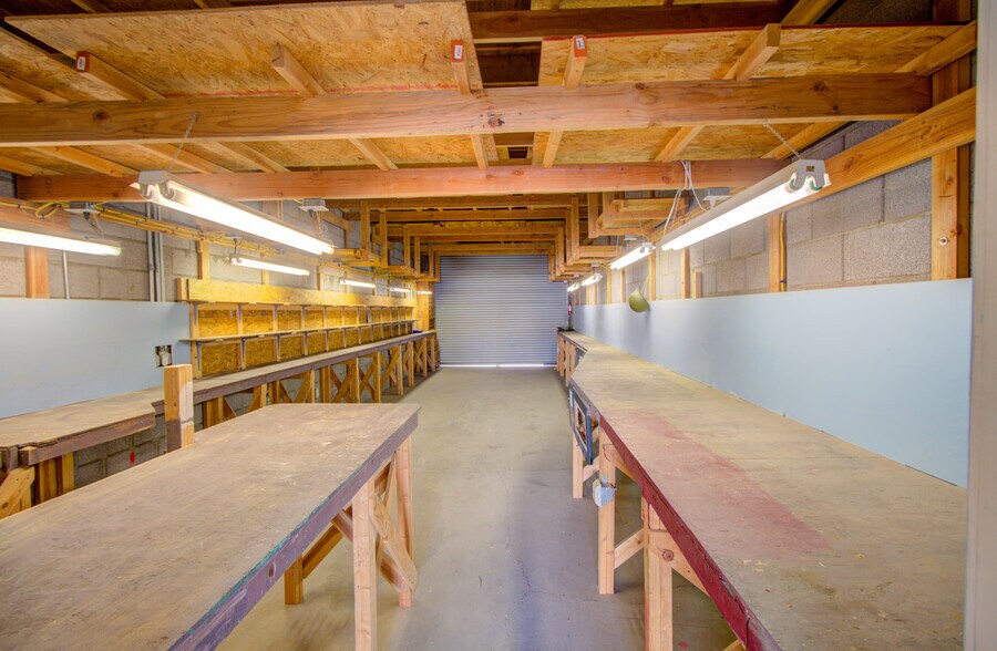More Photos Of 686 Wells Rd, Boulder City Warehouse For Sale