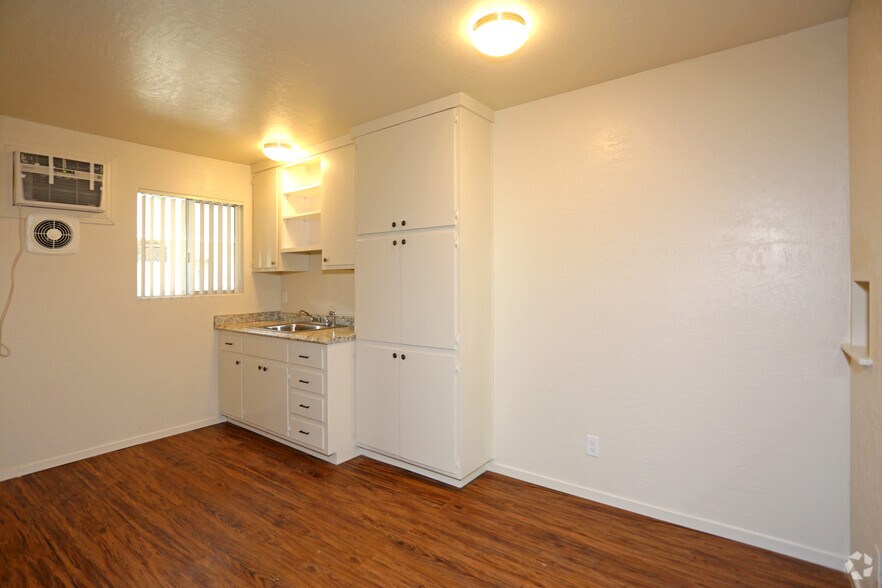 More Photos Of 618-631 Plaza Ave, Sacramento Apartments For Sale