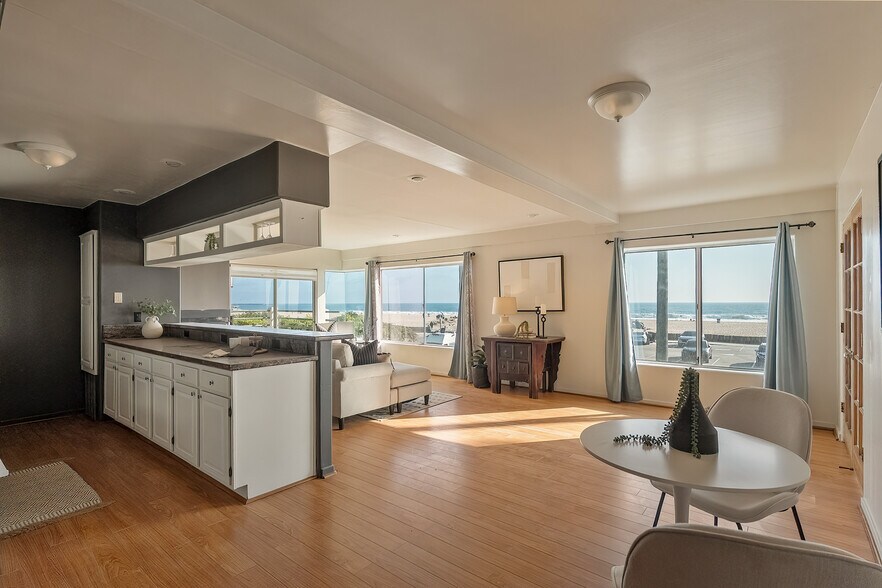 More Photos Of 3111 Ocean Front Walk, Marina Del Rey Apartments For Sale