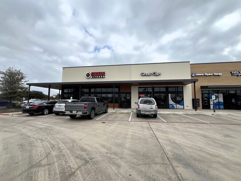 More Photos Of 210 Ed Schmidt Blvd, Hutto Storefront For Lease