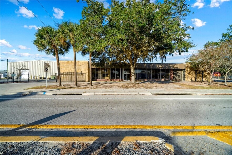 More Photos Of 1120 N Magnolia Ave, Ocala Warehouse For Lease