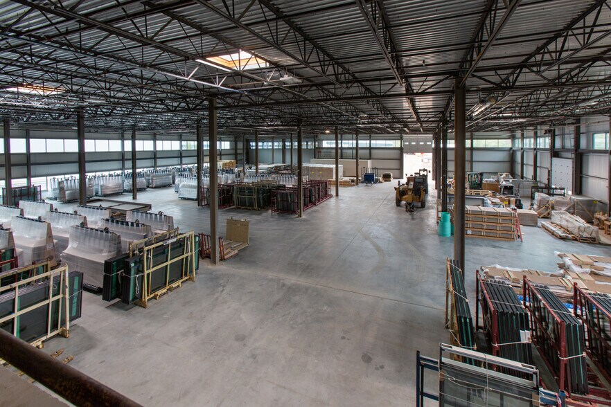 More Photos Of 428 Newburyport Tpke, Rowley Light Distribution For Lease