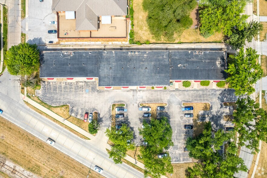 More Photos Of 8033 University Blvd, Clive Office For Lease