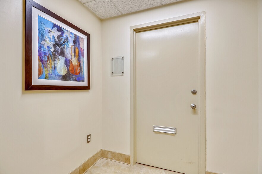 More Photos Of 3720 Farragut Ave, Kensington Medical For Lease