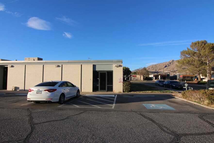 More Photos Of 444 Executive Center Blvd, El Paso Unknown For Lease