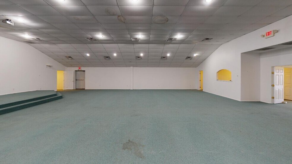 More Photos Of 2225 S State Highway 95, Taylor Freestanding For Lease