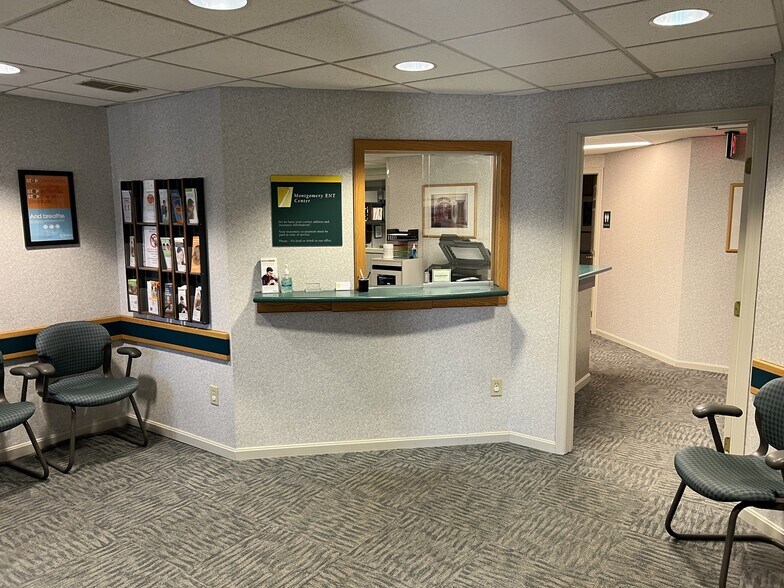 More Photos Of 9200 Montgomery Rd, Montgomery Medical For Lease