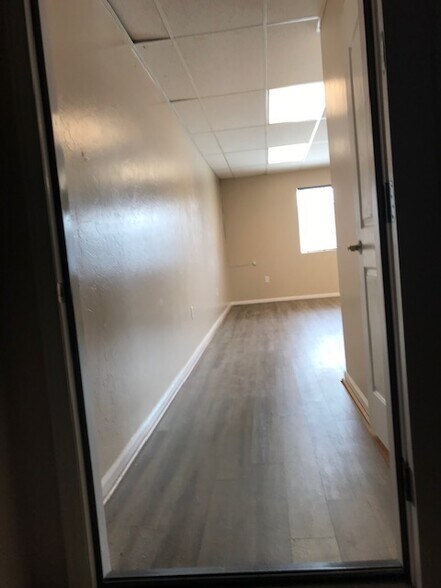 More Photos Of 320 Denny Ct, Montrose Self Storage For Sale