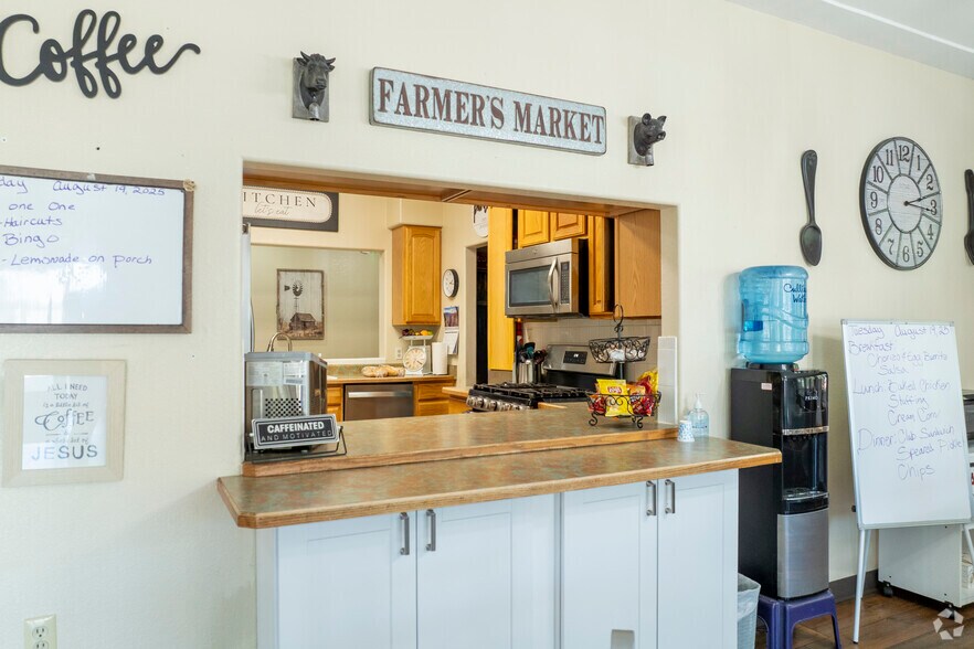 More Photos Of 428 Western Ave, Brush Assisted Living For Sale