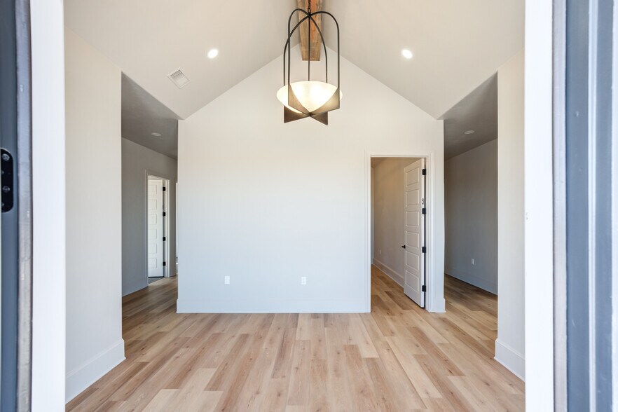 More Photos Of 1418 N Slide Rd, Lubbock Medical For Sale