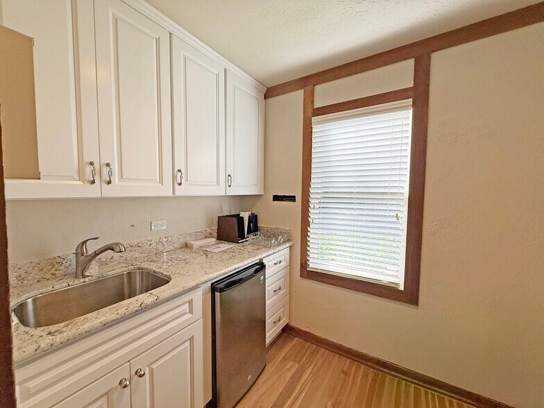 More Photos Of 1025 5th St, Novato Office For Sale