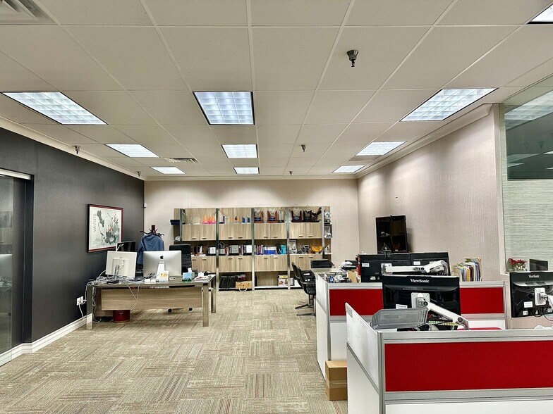 More Photos Of 185 W Chestnut Ave, Monrovia Office For Sale