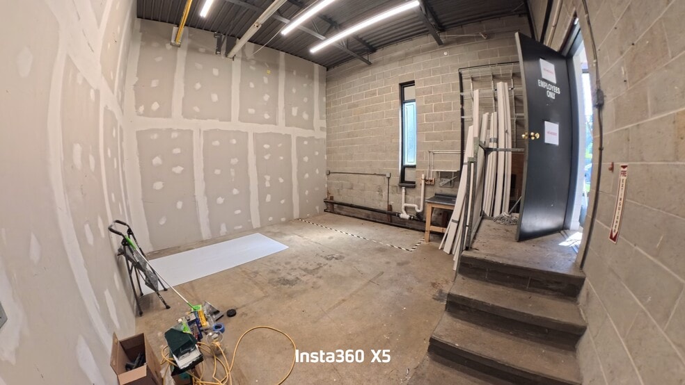 More Photos Of 24 Sodom Ln, Derby Light Manufacturing For Lease