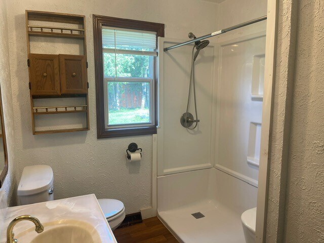 More Photos Of 7554 State Highway 42 57, Sturgeon Bay Flex For Sale