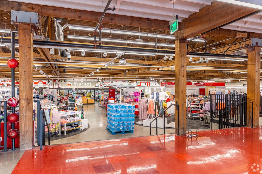 More Photos Of 3031 SE Powell Blvd, Portland Freestanding For Lease