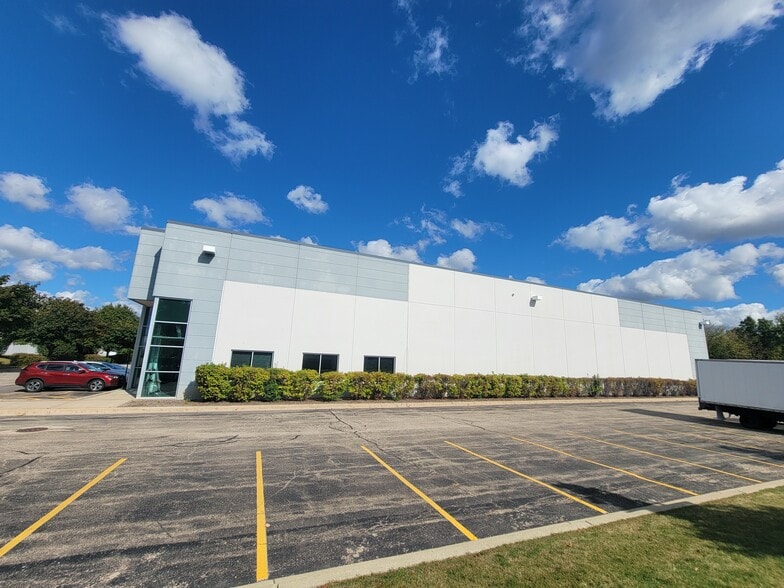 More Photos Of 1155 Bowes Rd, Elgin Warehouse For Lease