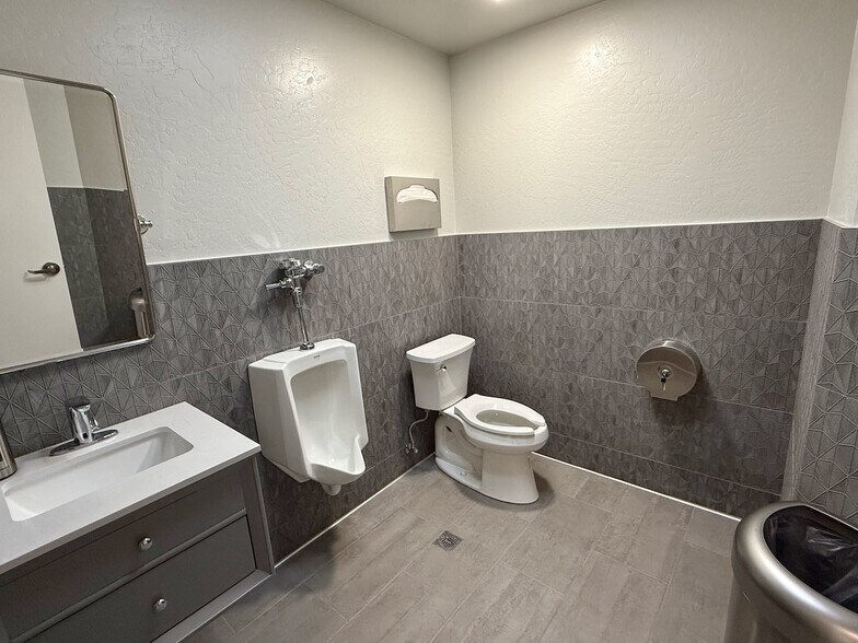 More Photos Of 101-107 Main St, Roseville Office For Lease