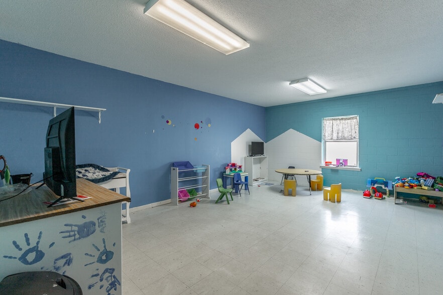 More Photos Of 4062 S Access Rd, Chattanooga Religious Facility For Sale