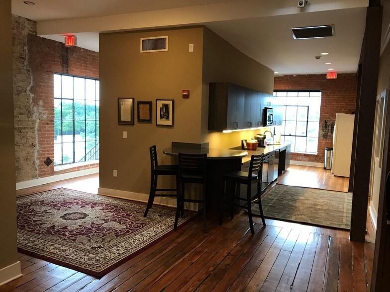 More Photos Of 208 E Louisiana St, McKinney Loft Creative Space For Sale
