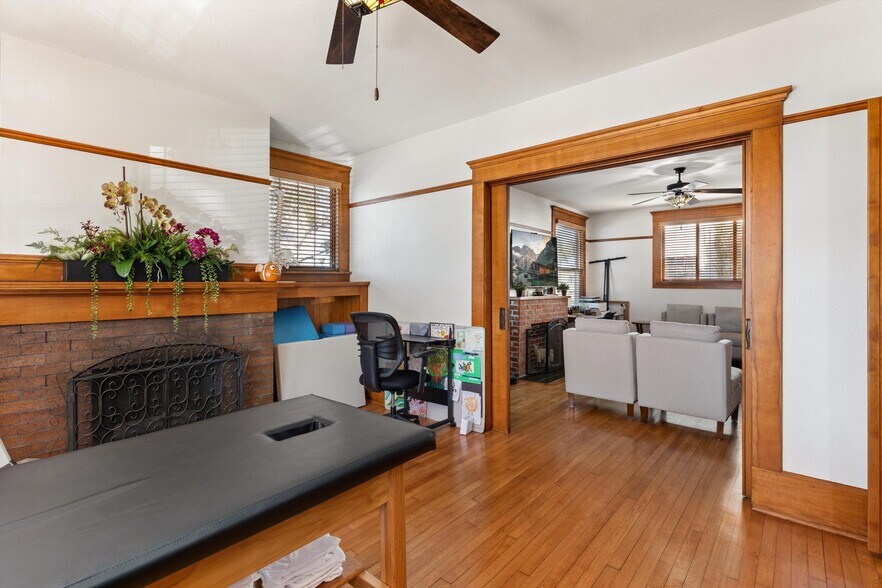 More Photos Of 106 Thorn St, San Diego Office Residential For Sale