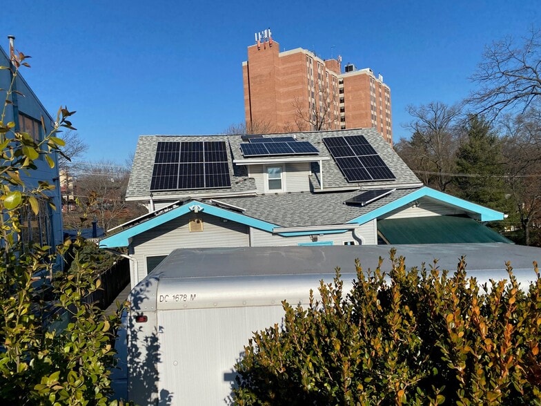 More Photos Of 7010 Westmoreland Ave, Takoma Park General Retail For Sale