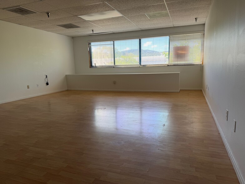 More Photos Of 74 Digital Dr, Novato Warehouse For Sale