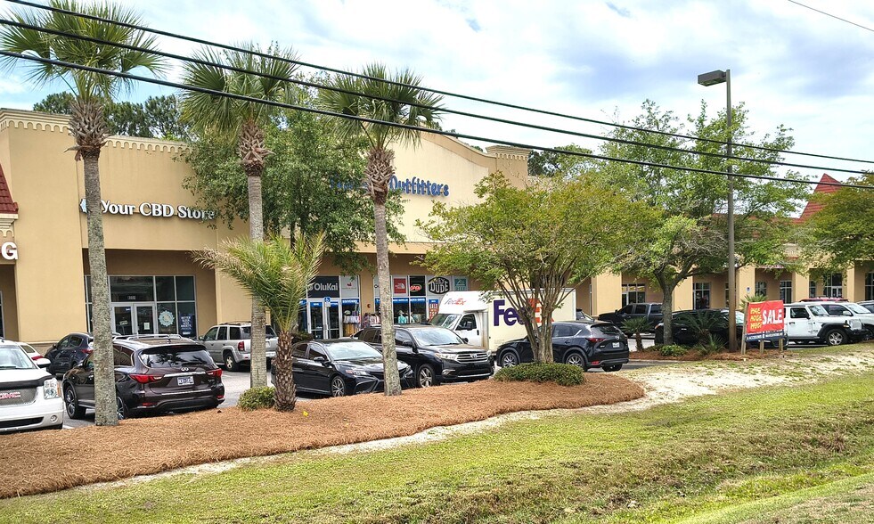 More Photos Of 8189-8259 Navarre Pky, Navarre Unknown For Lease