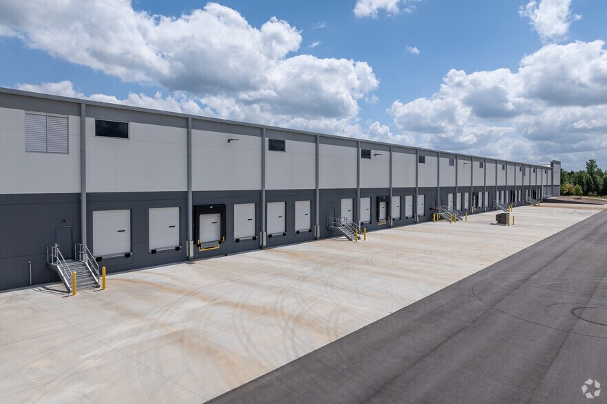 More Photos Of 1316 Steven B. Tanger Blvd, Commerce Distribution For Lease