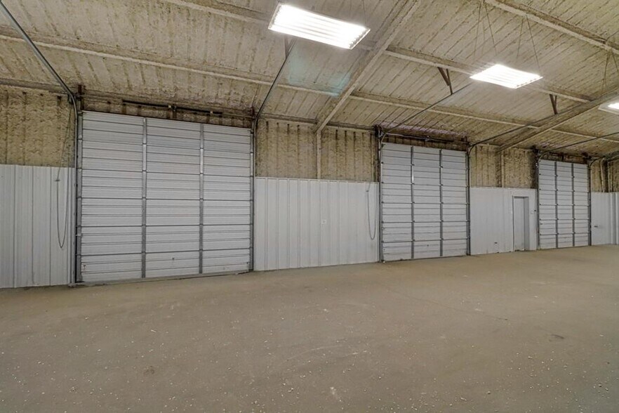 More Photos Of 3911 Brazos Ave, Odessa Warehouse For Sale