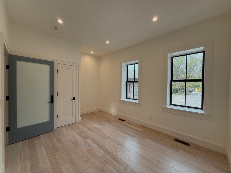 More Photos Of 21 Lower Station Rd, Garrison Storefront Retail Residential For Lease